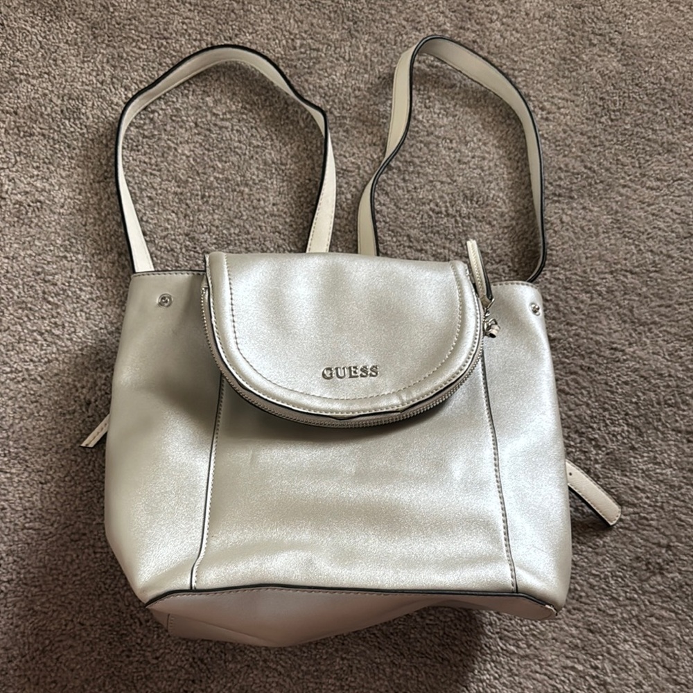 Guess Silver Shoulder Bag with Sleek Design
